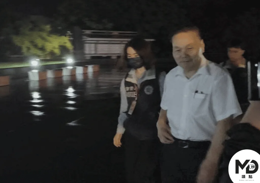 花蓮縣副縣長顏新章深夜移送地檢署複訊,凌晨1點100萬交保。