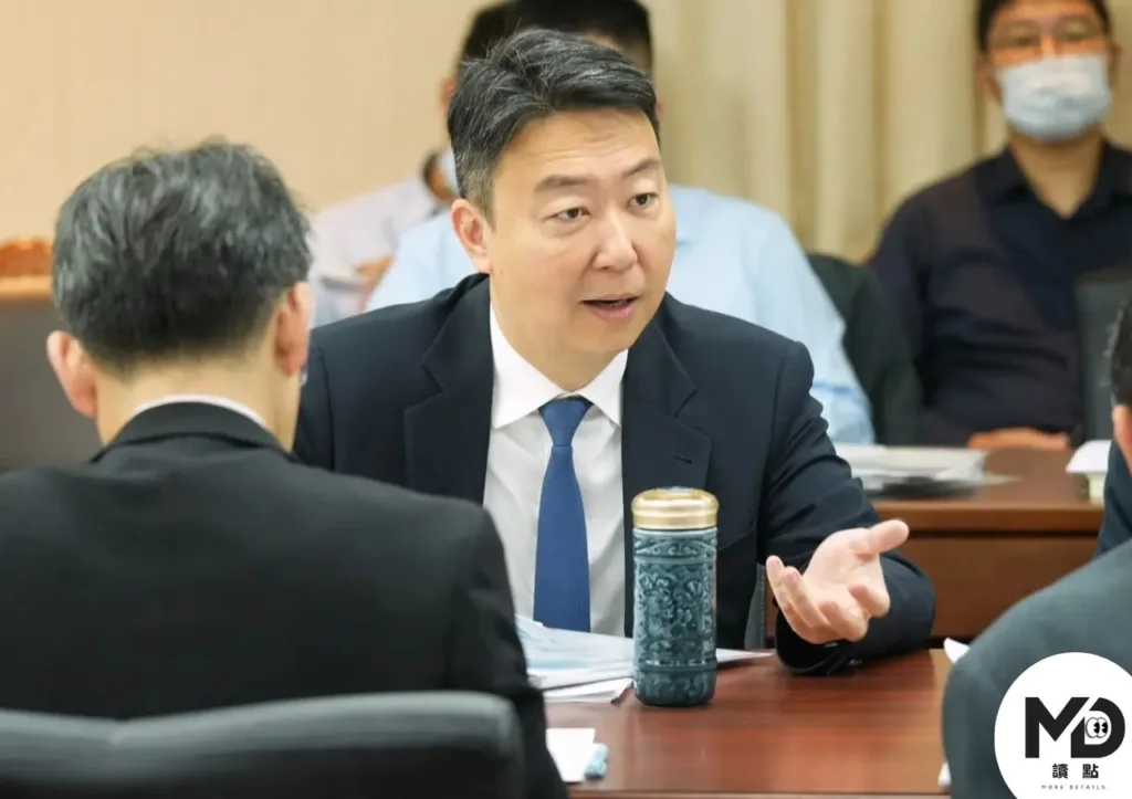 台灣換照年齡正在慢慢下修且嚴格設計標準