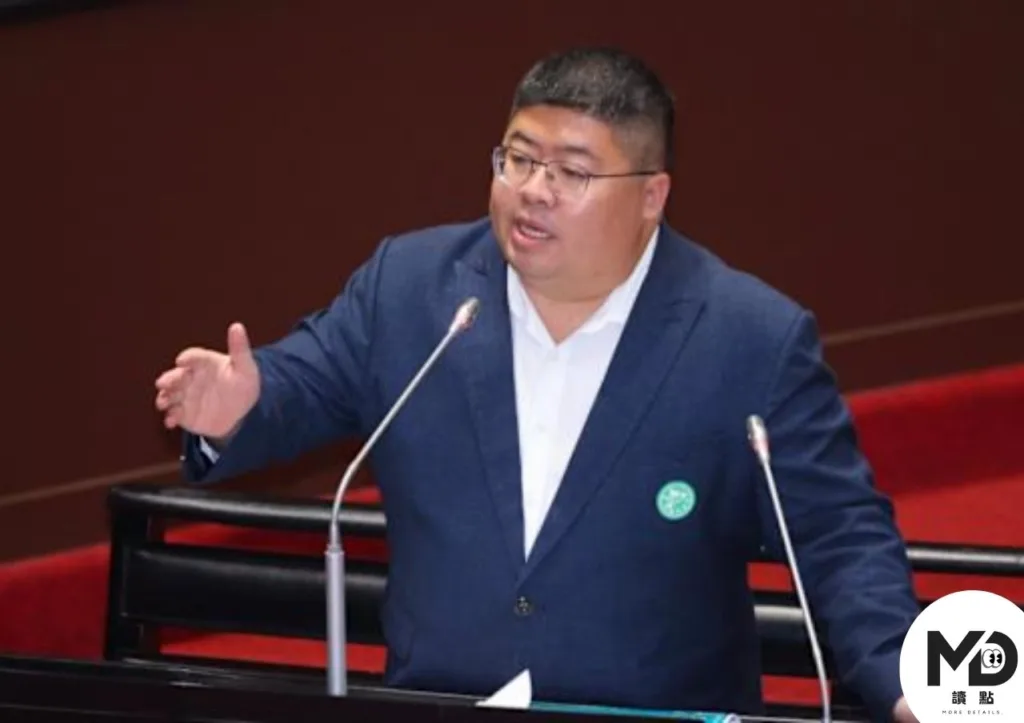 蔡易餘在34歲時首度當選立法委員之後連任三屆